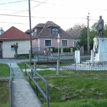 Pensionat Paty Guesthouse Páty