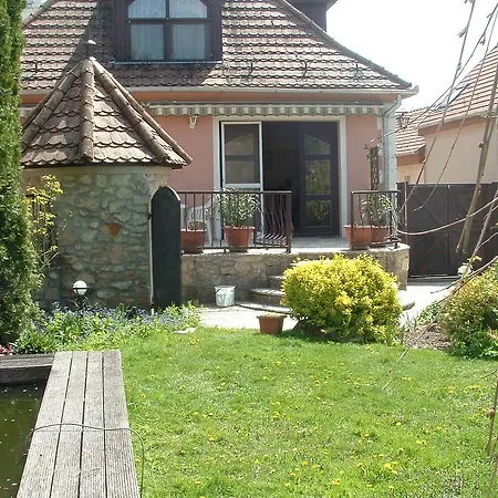 Pensionat Paty Guesthouse Páty